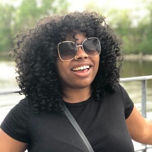 Meet your Posher, Yerika